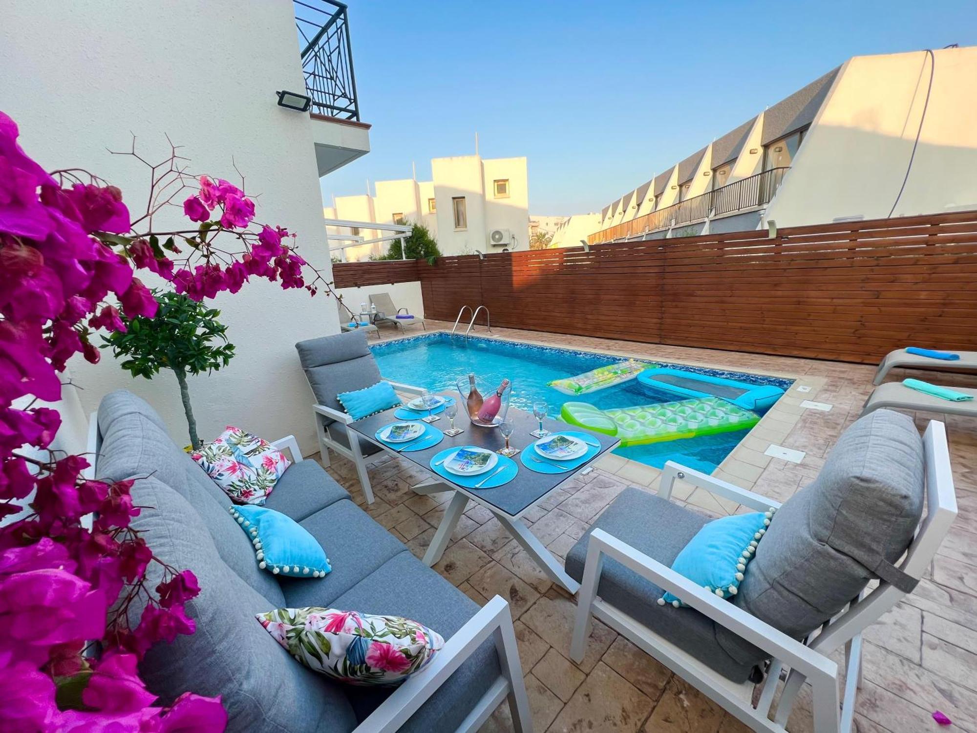 Azul Villa