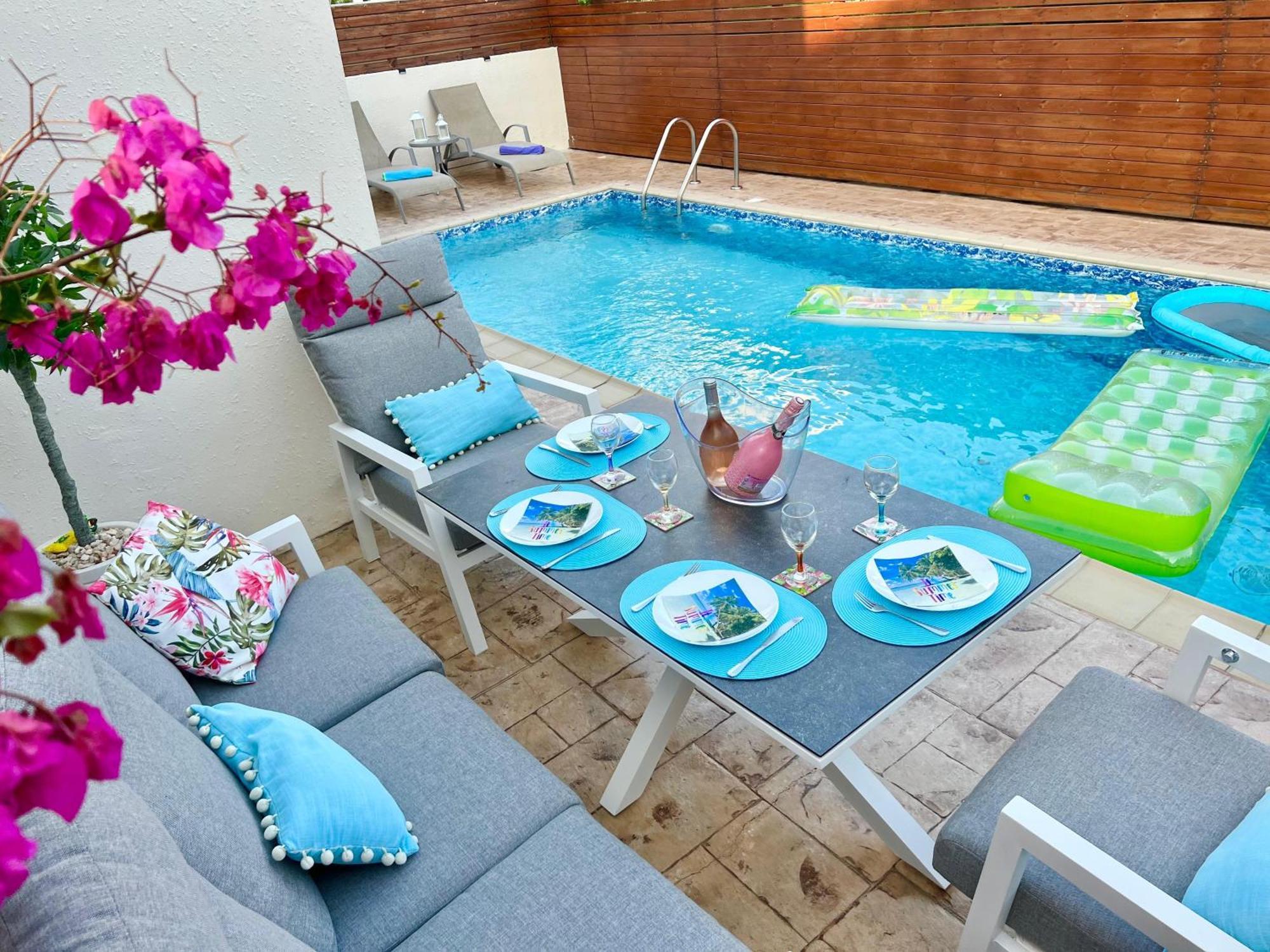 Azul Villa Protarász